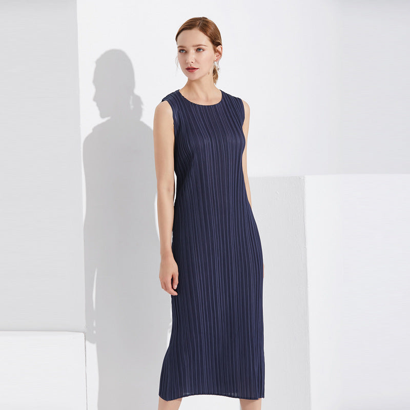 Japanese Style Sleeveless Pleated Dress – Round Neck Elegant Midi