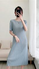 Summer Slim Pleated Midi Dress – Elegant Wrinkle-Free Style