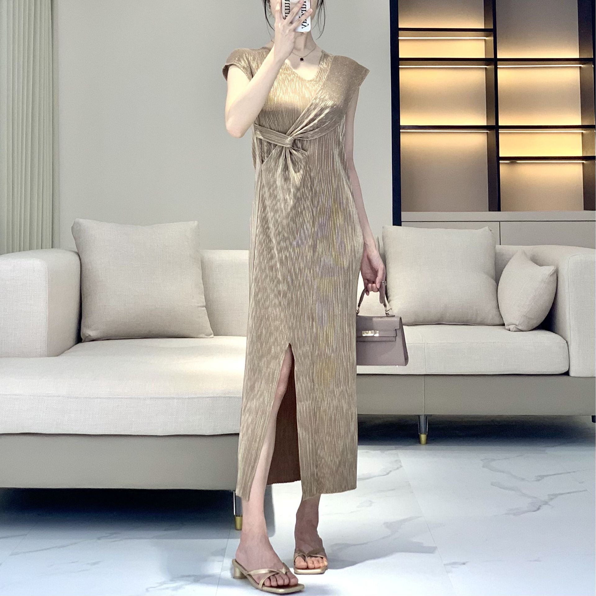 Irregular Pleated Summer Dress – Metallic Shine with Waist-Cinching Elegance