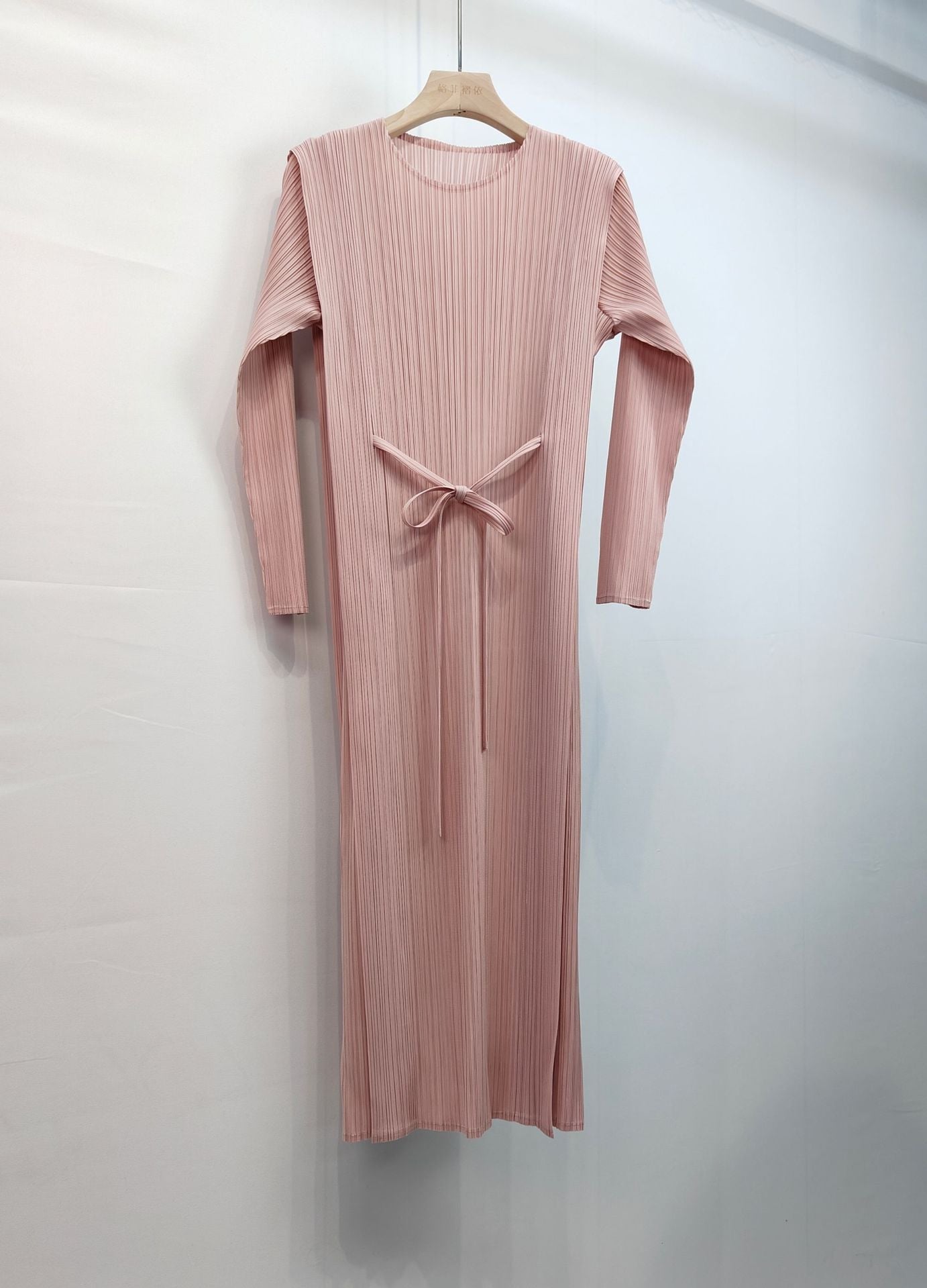 2025 Spring Summer Pleated Maxi Dress – Solid Color, Crew Neck, Lace-Up Waist, Elegant Style