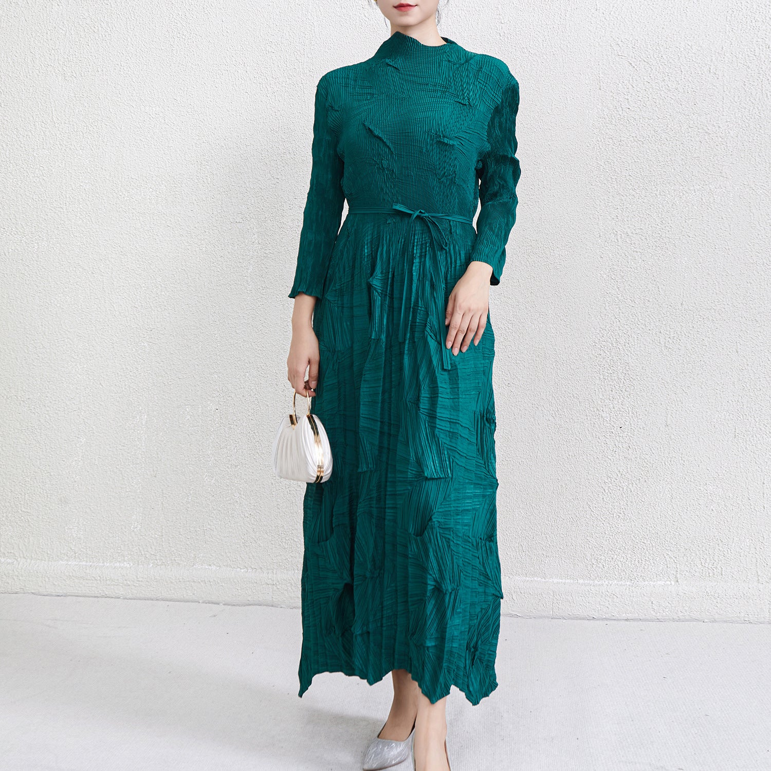 2025 Fall Winter Pleated Plus-Size Maxi Dress – Lace-Up Waist, Irregular Hem, Elegant Casual Style