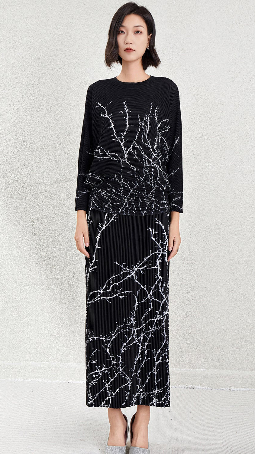 Pleated Batwing Top and Back-Slit Skirt Set – Modern Two-Piece Outfit