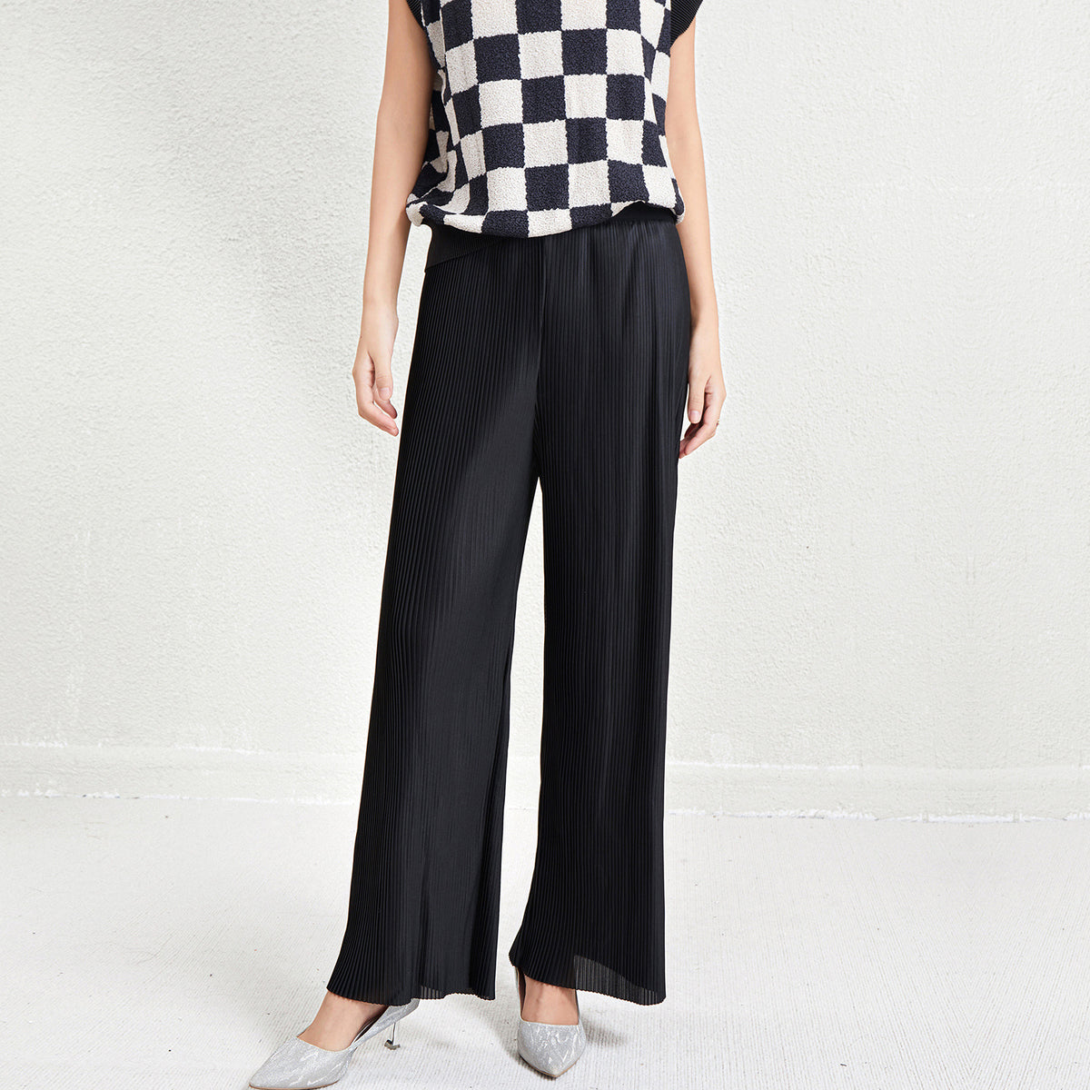 Pleated Straight-Leg Wide Pants – Loose and Elegant Women’s Bottoms