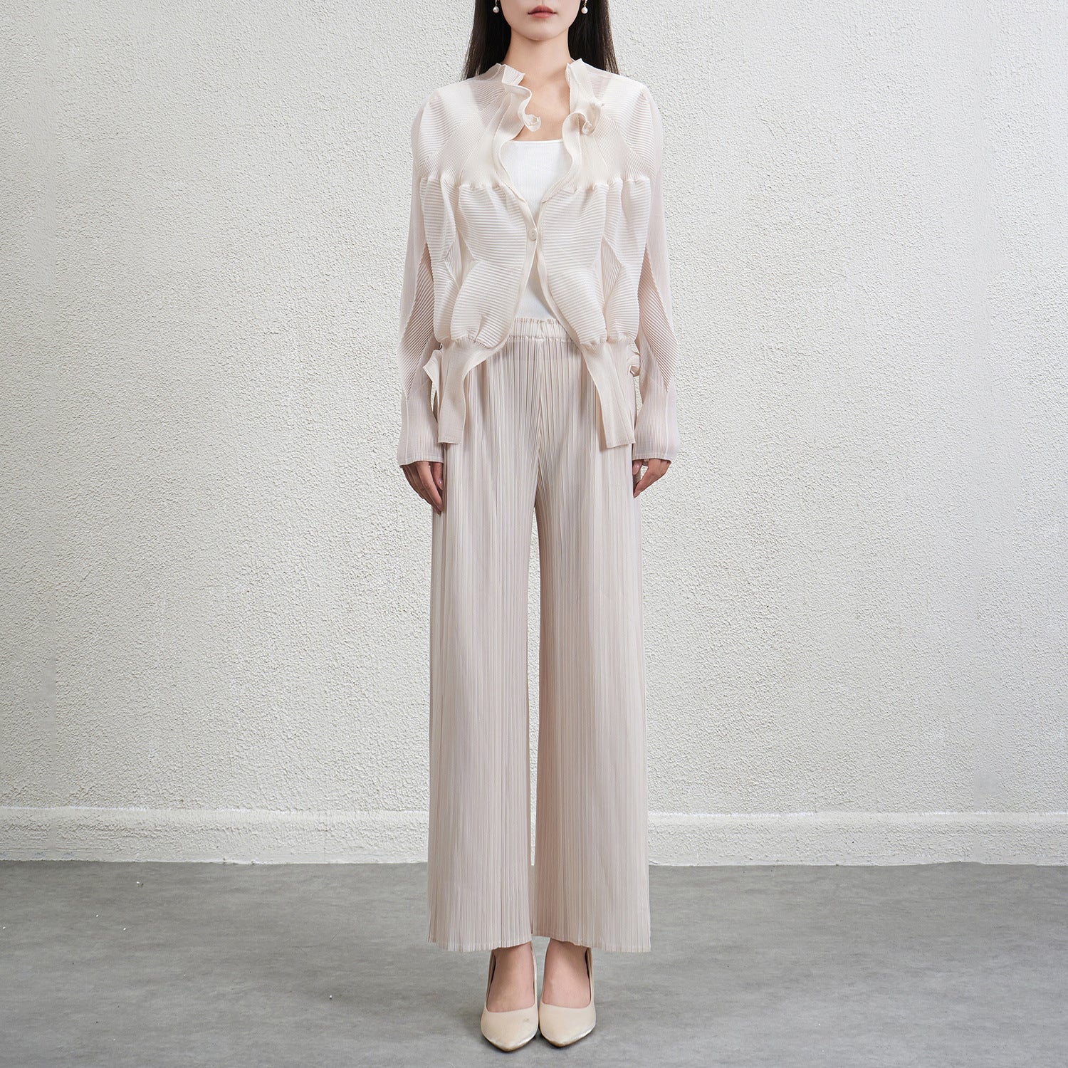 Pleated Floral Bud Cardigan and Wide-Leg Pants Set – Elegant Two-Piece Outfit