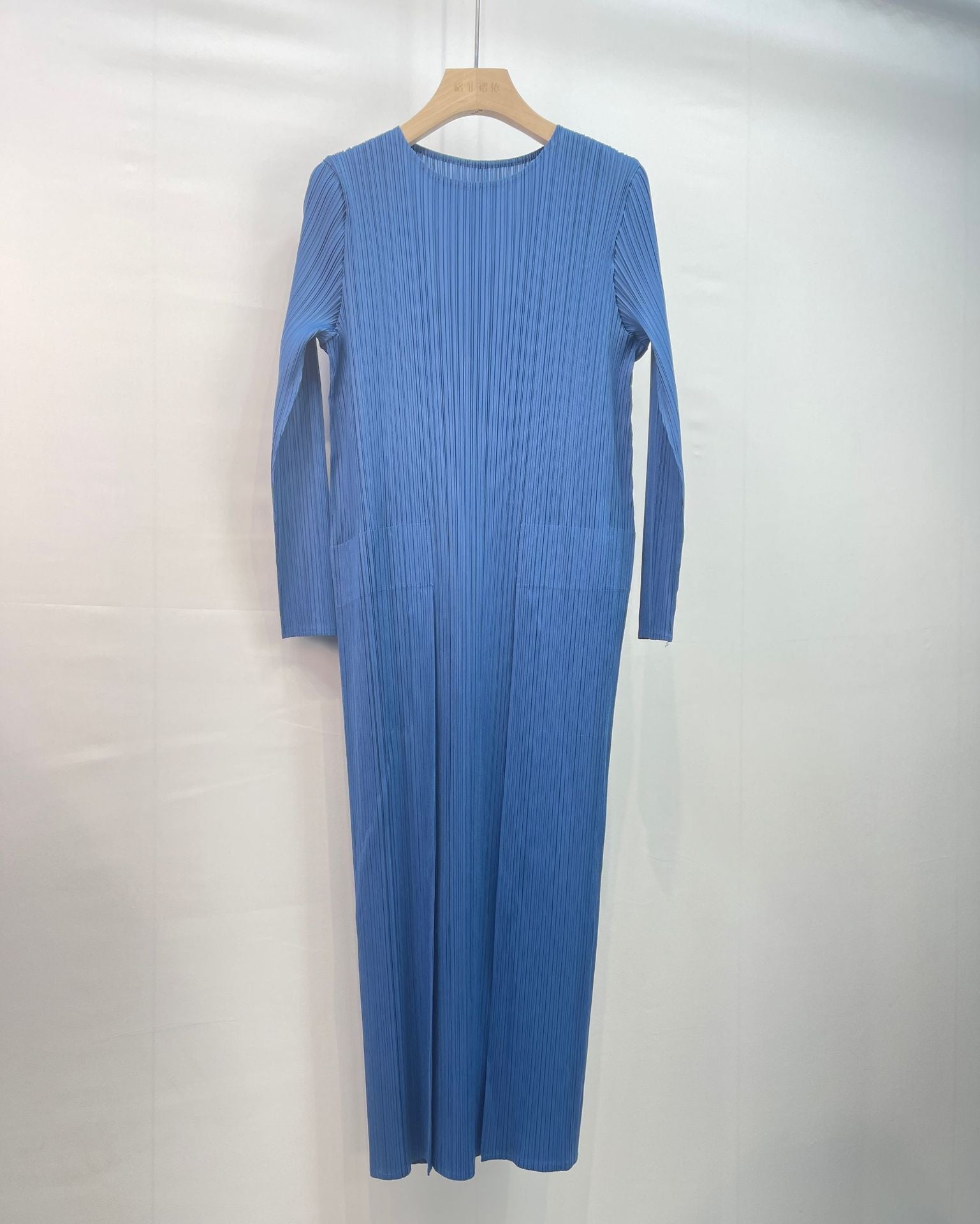 2025 Fall Winter Pleated Long Sleeve Dress – Slim Fit, Elegant Maxi Style for Women