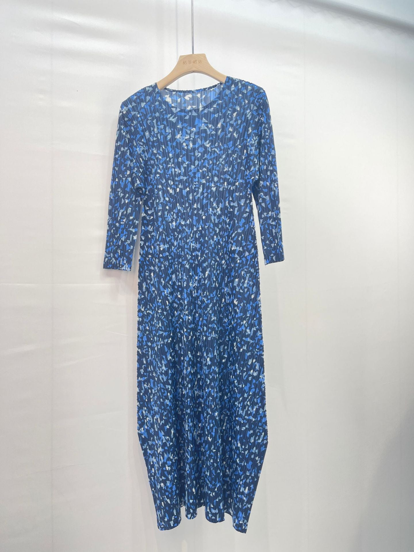 Women’s Summer Pleated Maxi Dress – Graffiti Print Loose Slimming Style