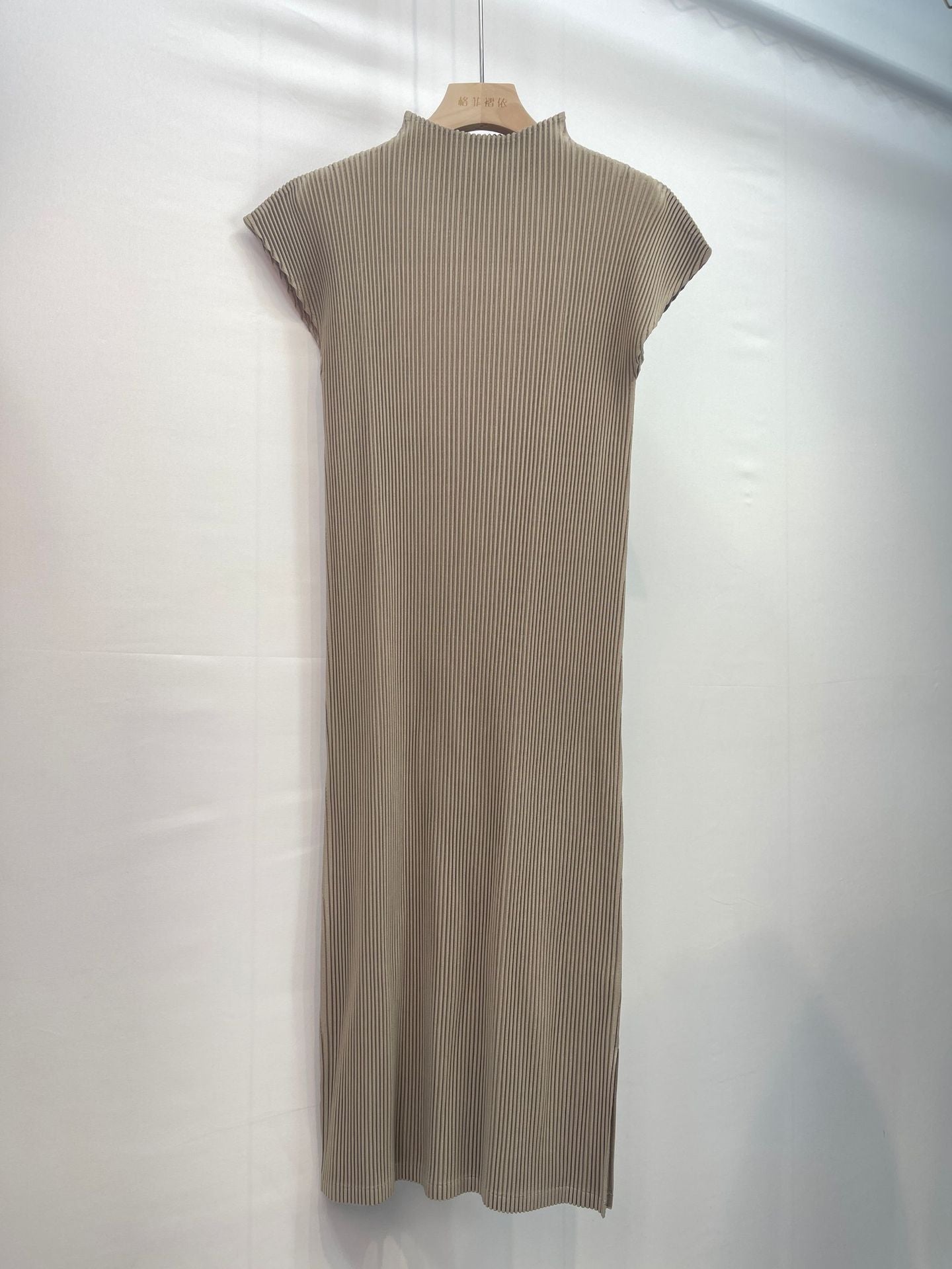 2025 Pre-Autumn Pleated Cheongsam Dress with Short Jacket – Retro Semi-High Neck, Elegant Two-Piece Style