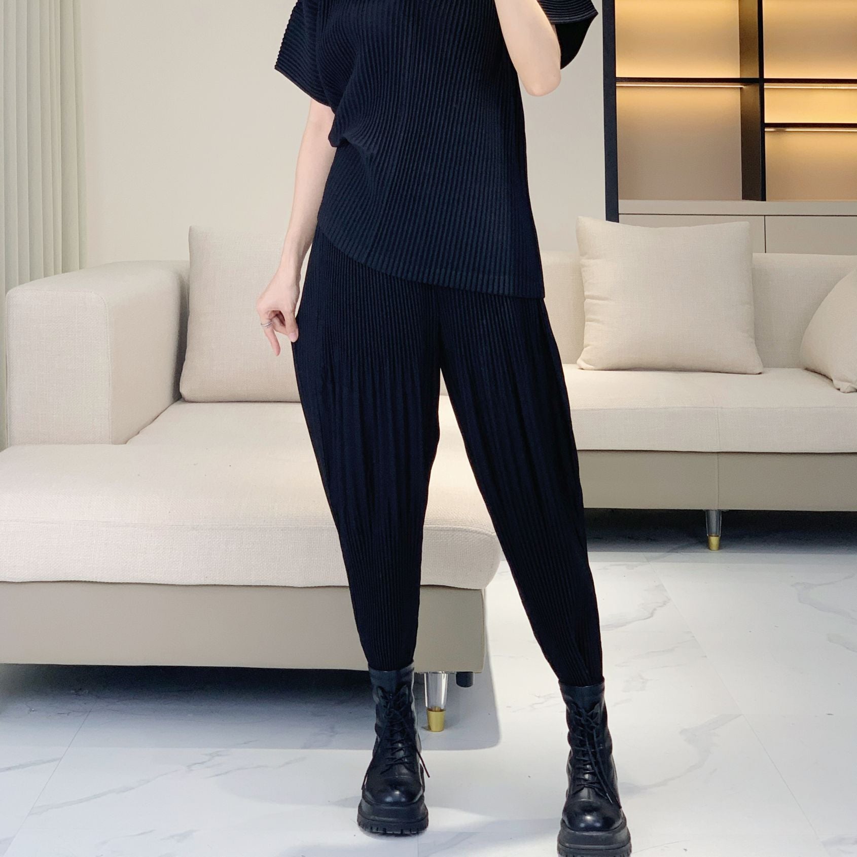 Japanese pleated Miyake style high-end drape Harlan pants loose and simple solid color versatile lantern cropped slacks