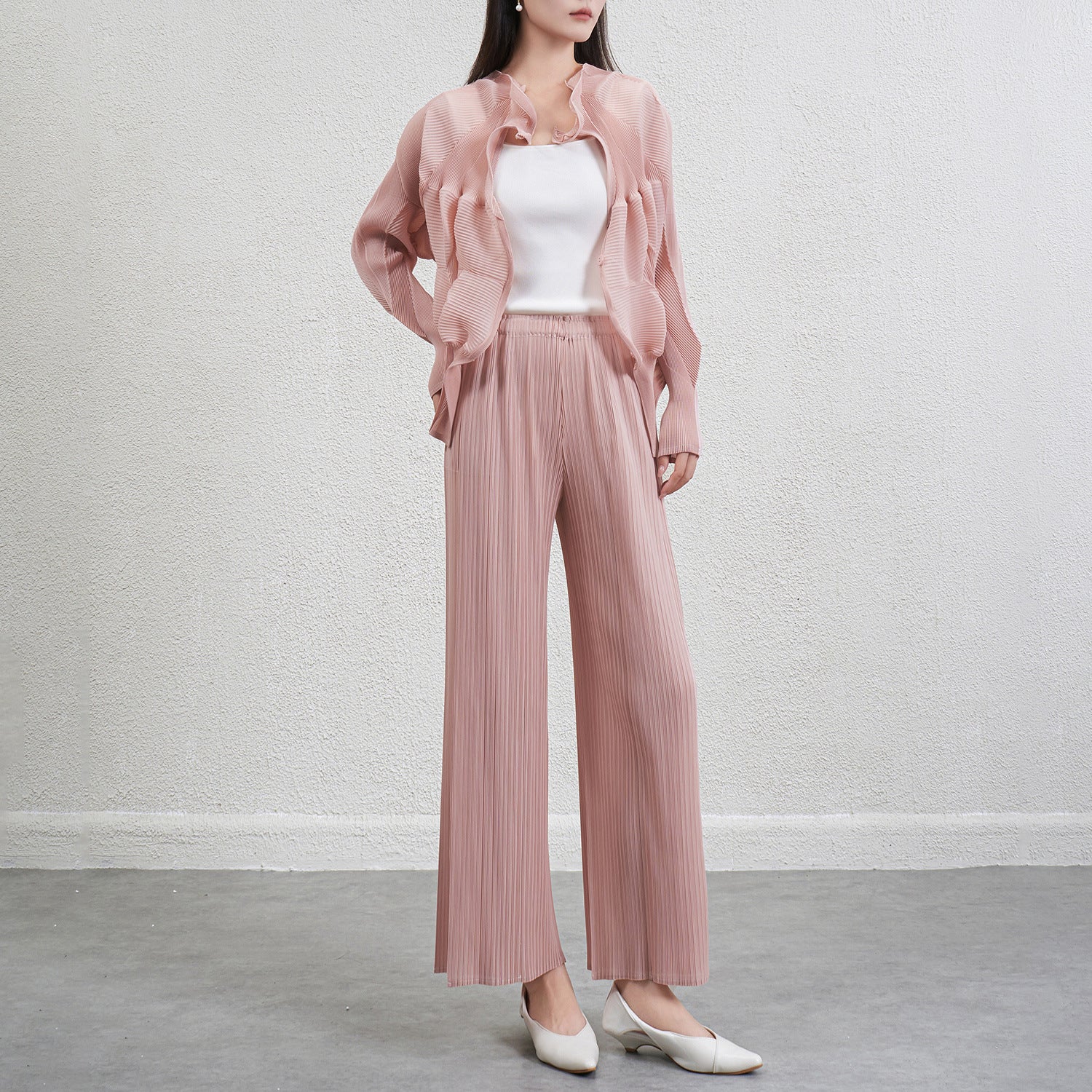 Pleated Floral Bud Cardigan and Wide-Leg Pants Set – Elegant Two-Piece Outfit