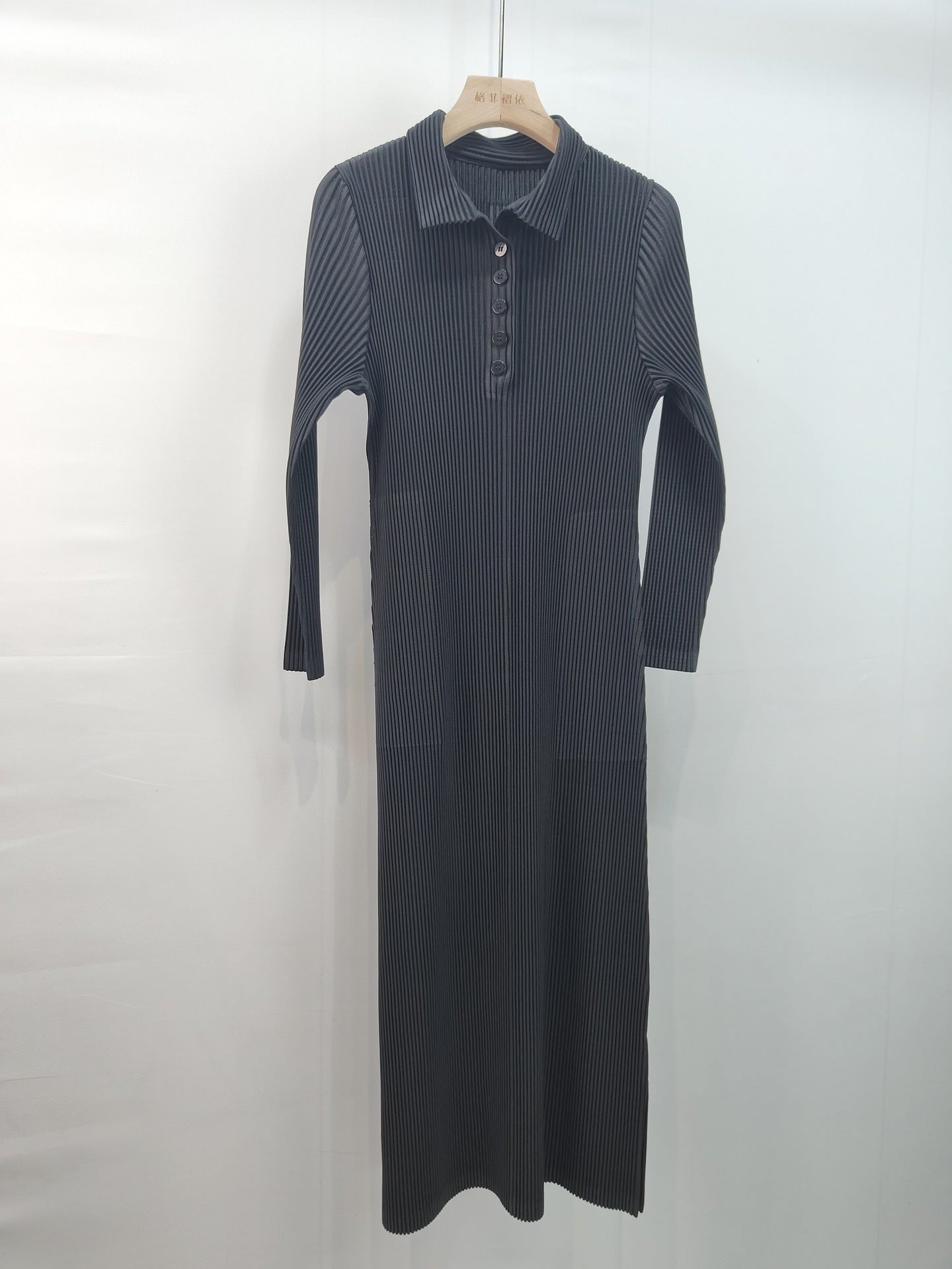 2025 Fall Pleated Midi Dress – Long Sleeve Polo Neck, Elegant Drape, Everyday Chic