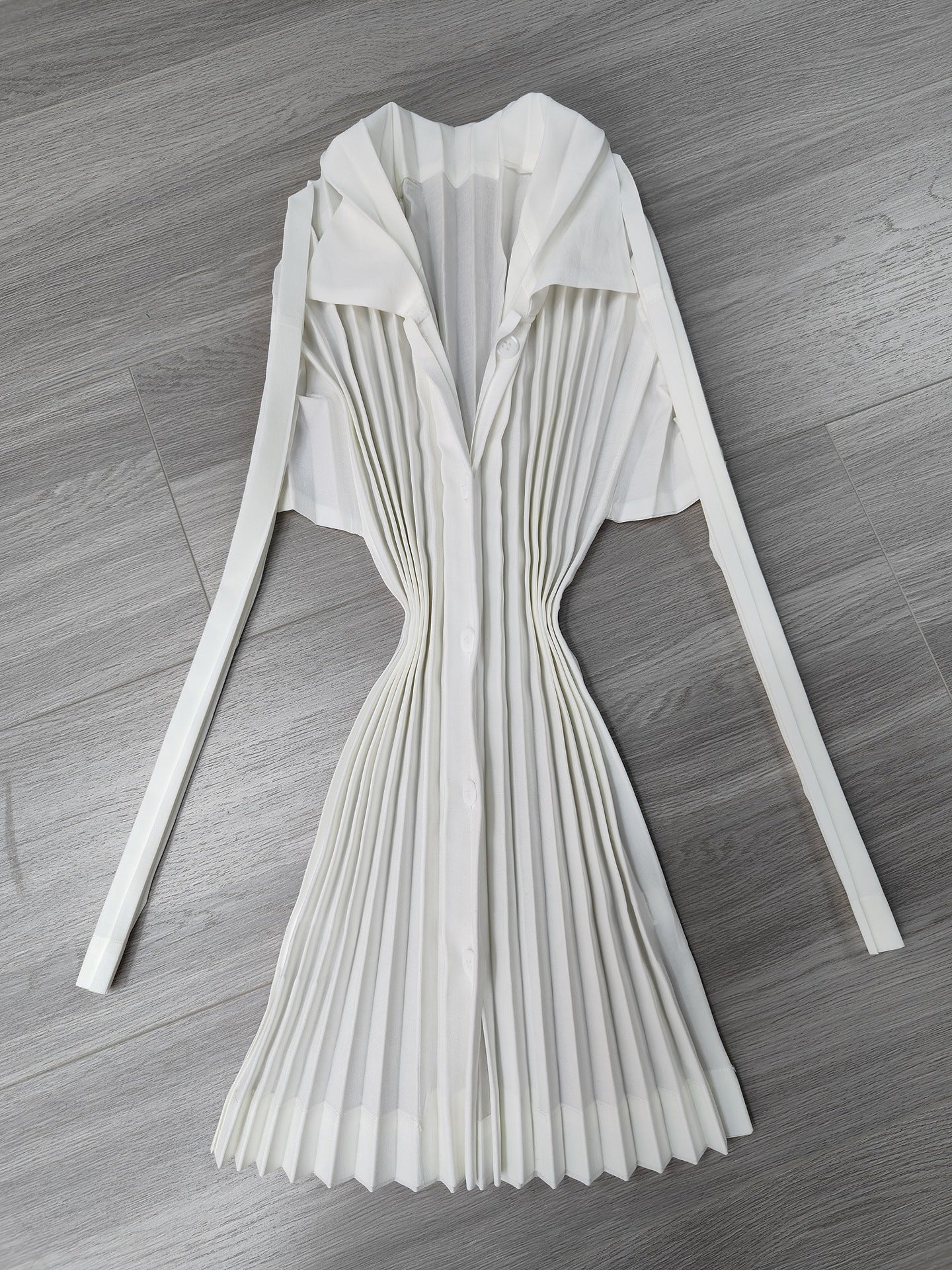 2025 Pre-Spring Handmade Pleated Two-Piece Set – Cardigan Top & Straight-Leg Pants, Effortless Chic