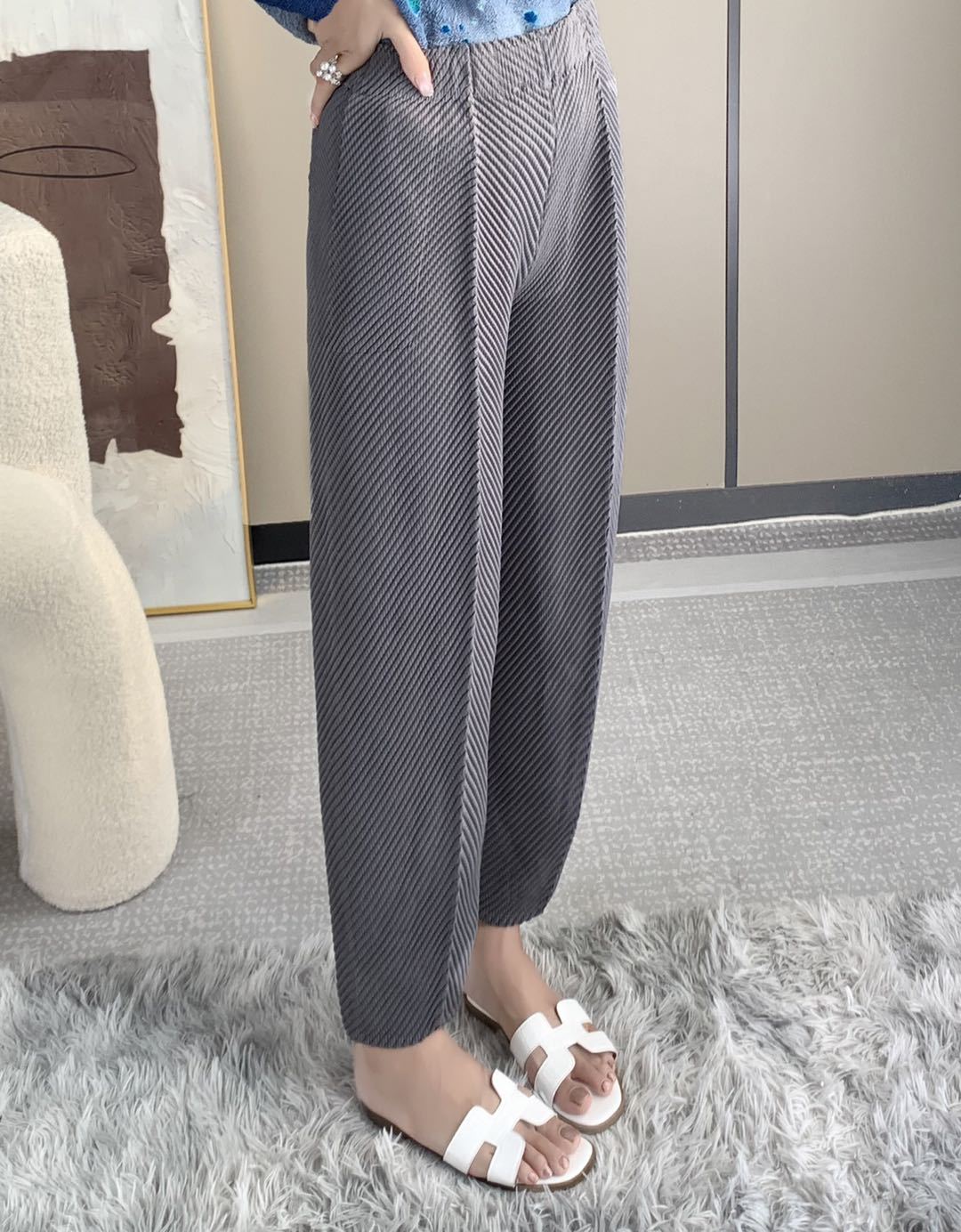 Pleated Fish Scale Harem Pants – Stylish and Comfortable Women’s Bottoms