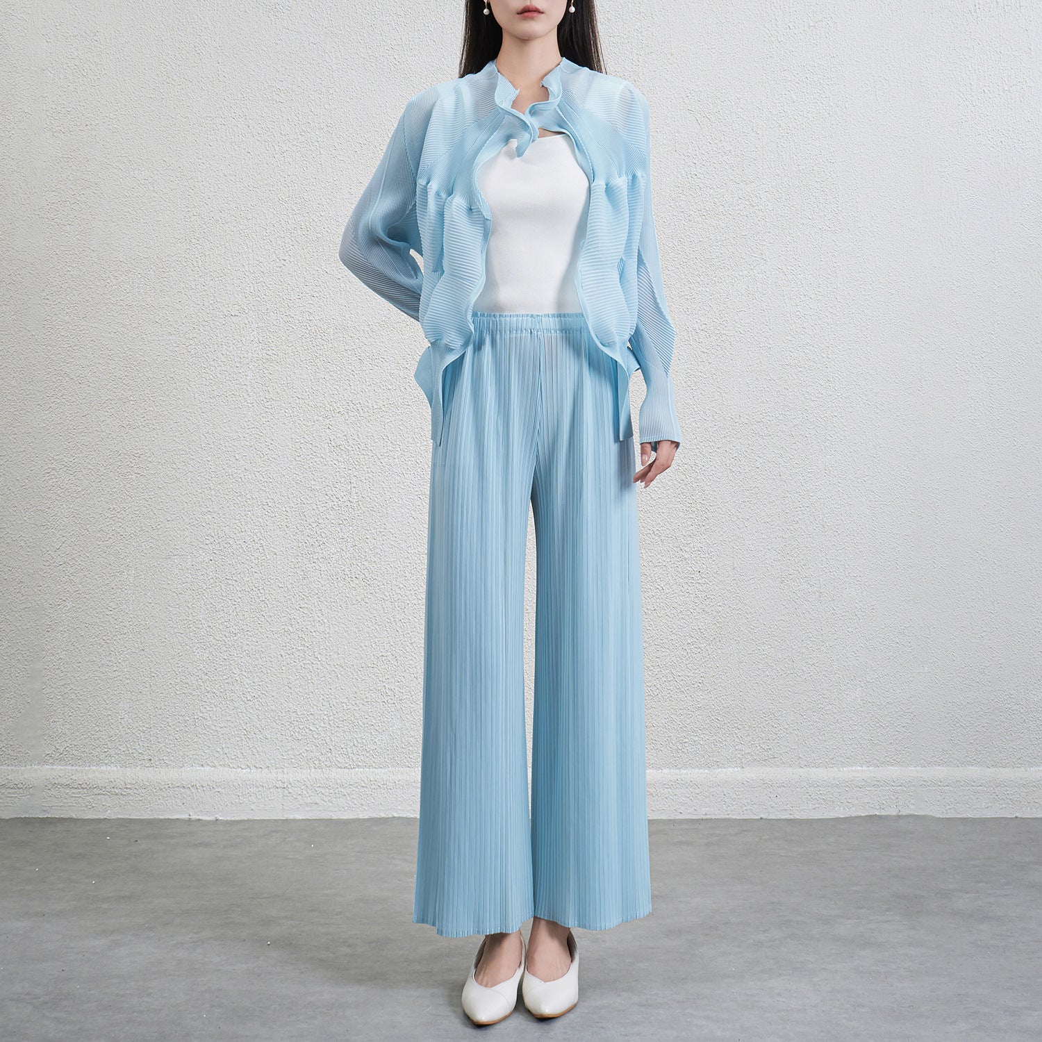 Pleated Floral Bud Cardigan and Wide-Leg Pants Set – Elegant Two-Piece Outfit