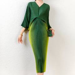 2025 Fall Winter Pleated Gradient Print Dress – Loose Fit, Plus-Size Friendly Elegant Maxi