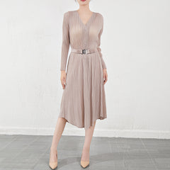 Pleated V-Neck Long Sleeve Maxi Dress – Elegant Women’s Outfit