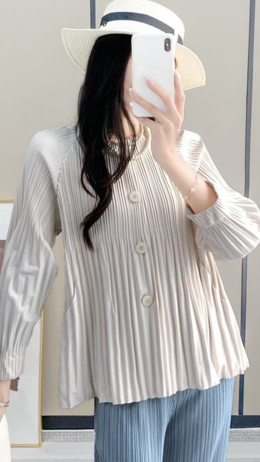 Pleated Short Trench Jacket – Chic Lightweight Outerwear for Women