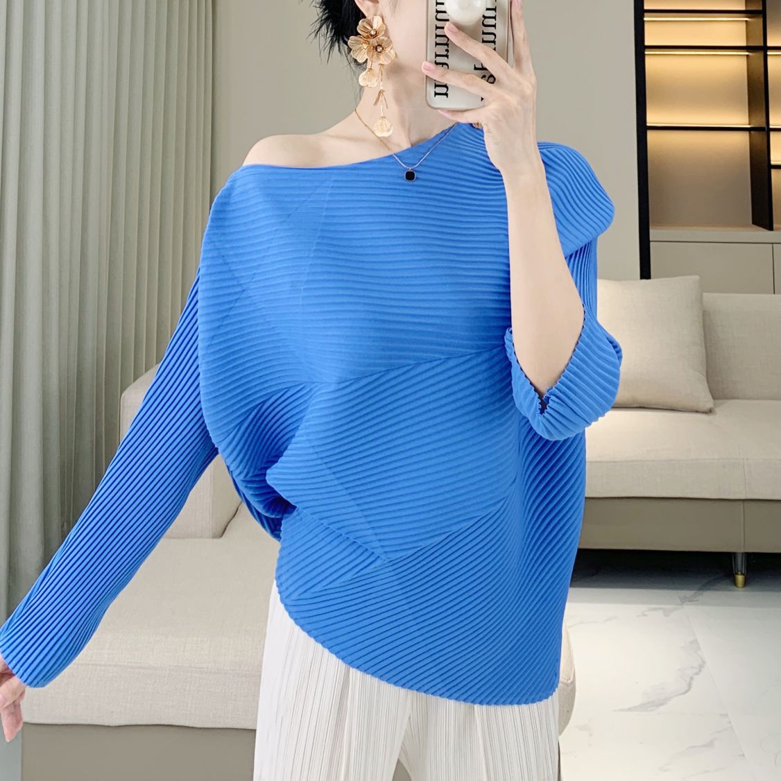 Pleated Top – Asymmetrical Folded Slim Fit Thick Fabric
