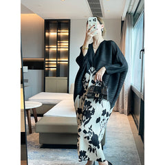 Pleated spring 2025 high-end French high-end print fashion dress with elegant temperament and loose flesh covering long skirt