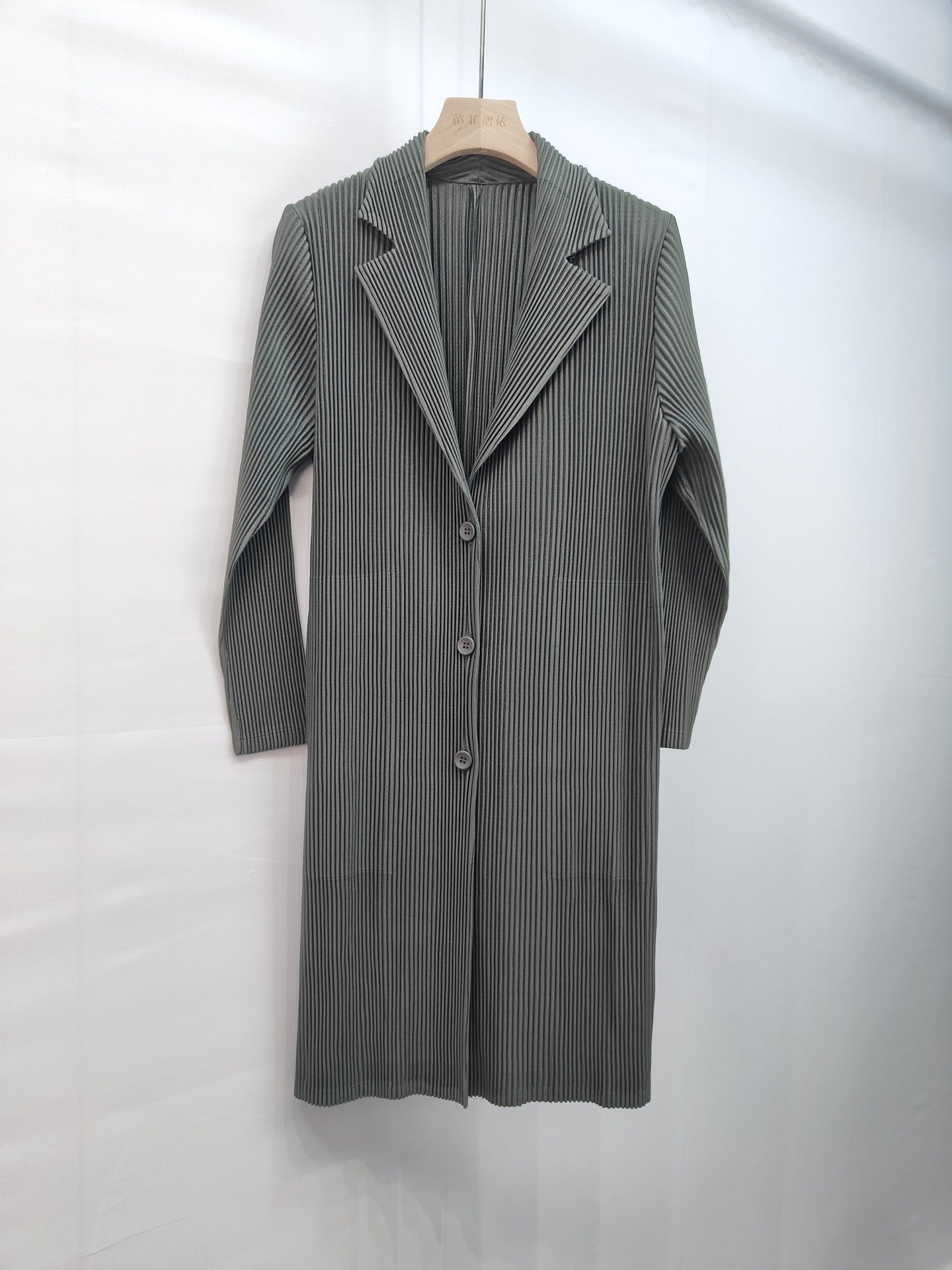 2025 Fall Winter Suit Collar Mid-Length Coat – V-Neck, Loose Fit, Elegant Commuting Style
