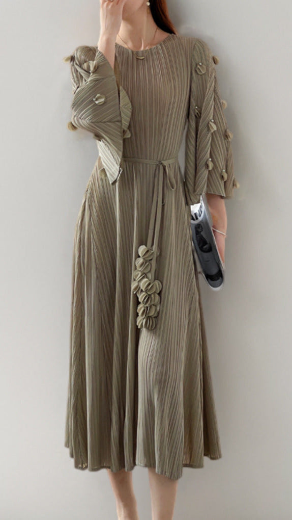 Pleats Please Lace-Up Mid-Length Dress – Plus-Size Friendly Pleated Slimming Style