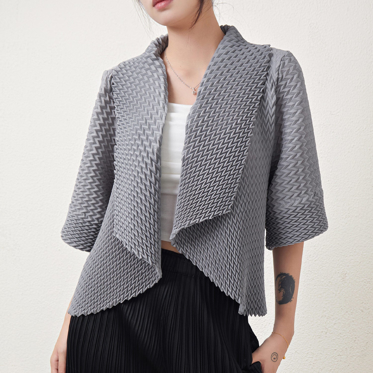 Pleated Plus-Size Sunscreen Shawl Cardigan – Lightweight Summer Layer for Women
