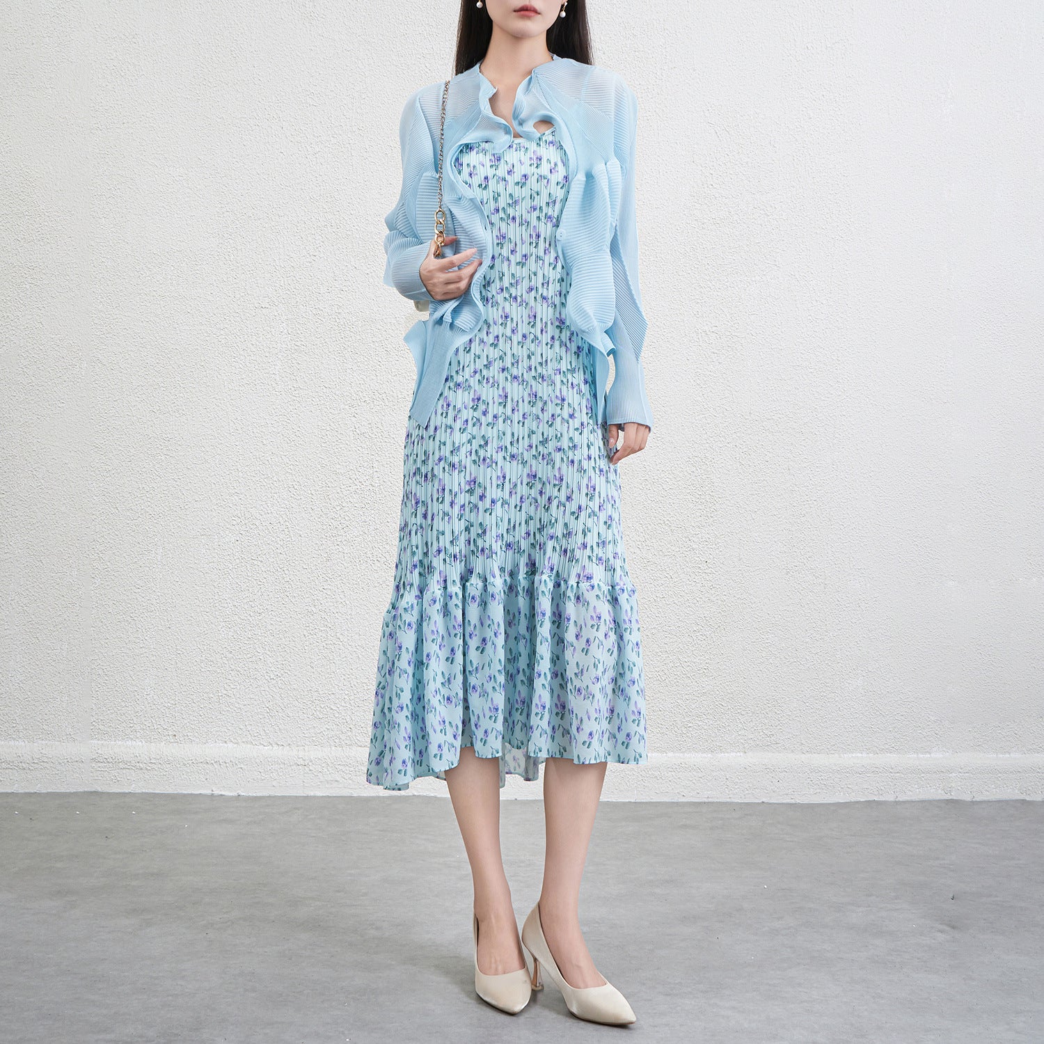 Pleated Blue Floral Camisole Maxi Dress – Elegant Summer Outfit