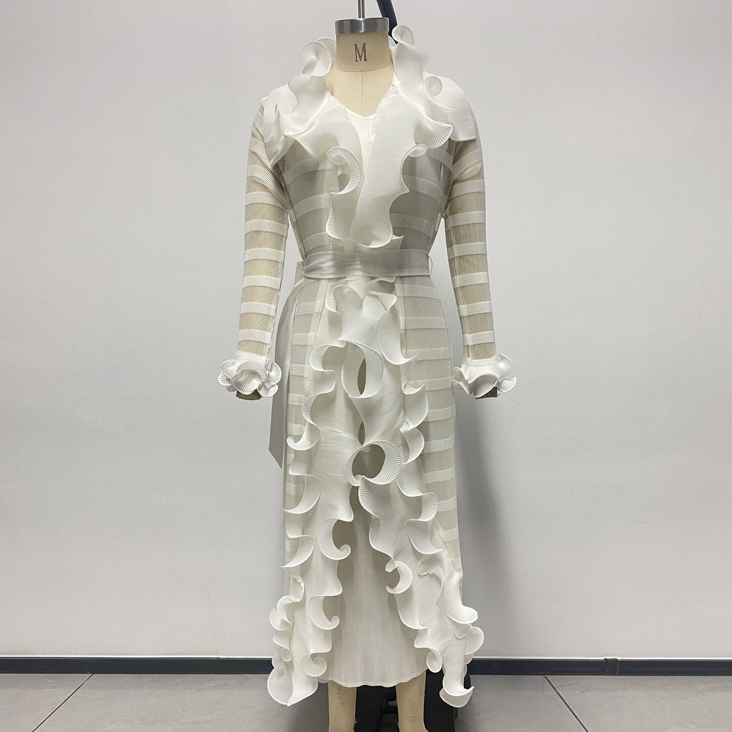Pleated Ruffle Splice Long Sleeve Dress – Elegant and Modern Women’s Outfit