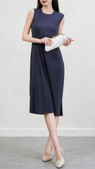 Pleated Sleeveless Vest Dress – Chic and Modern Women’s Outfit