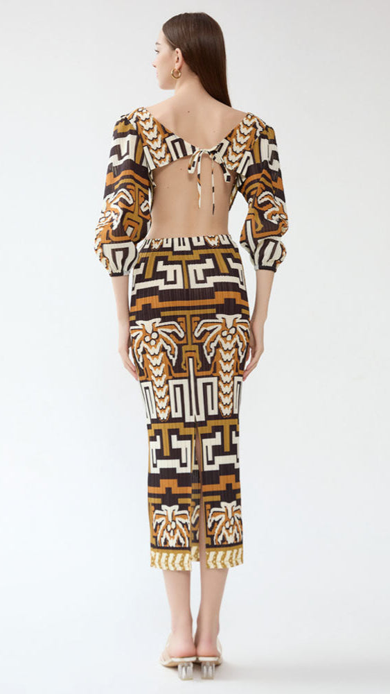 2025 New Spring Temperament Elegant Dress, Personality Design, Fashionable Slim Waist Cutout Pleated Dress