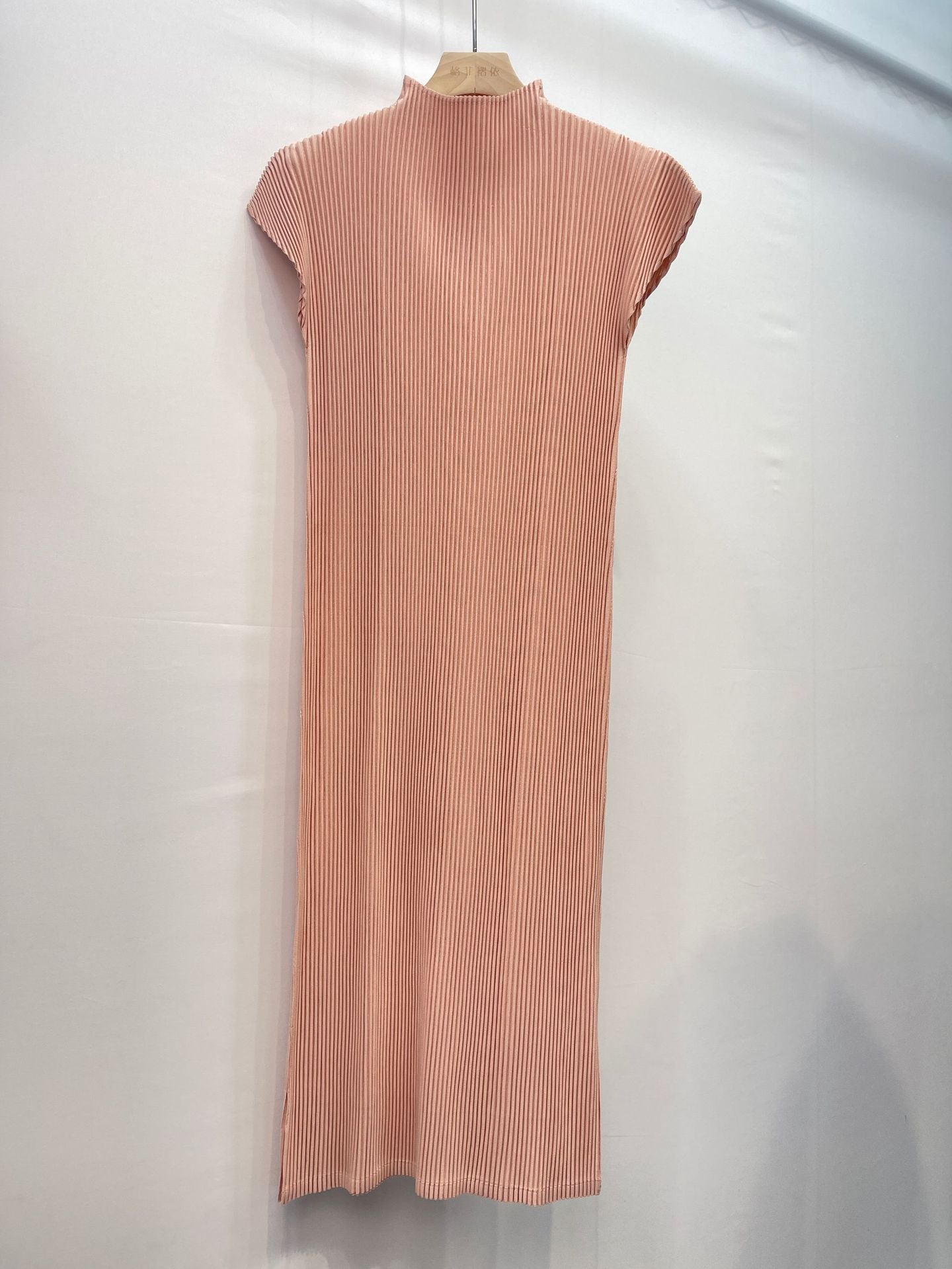 2025 Pre-Autumn Pleated Cheongsam Dress with Short Jacket – Retro Semi-High Neck, Elegant Two-Piece Style