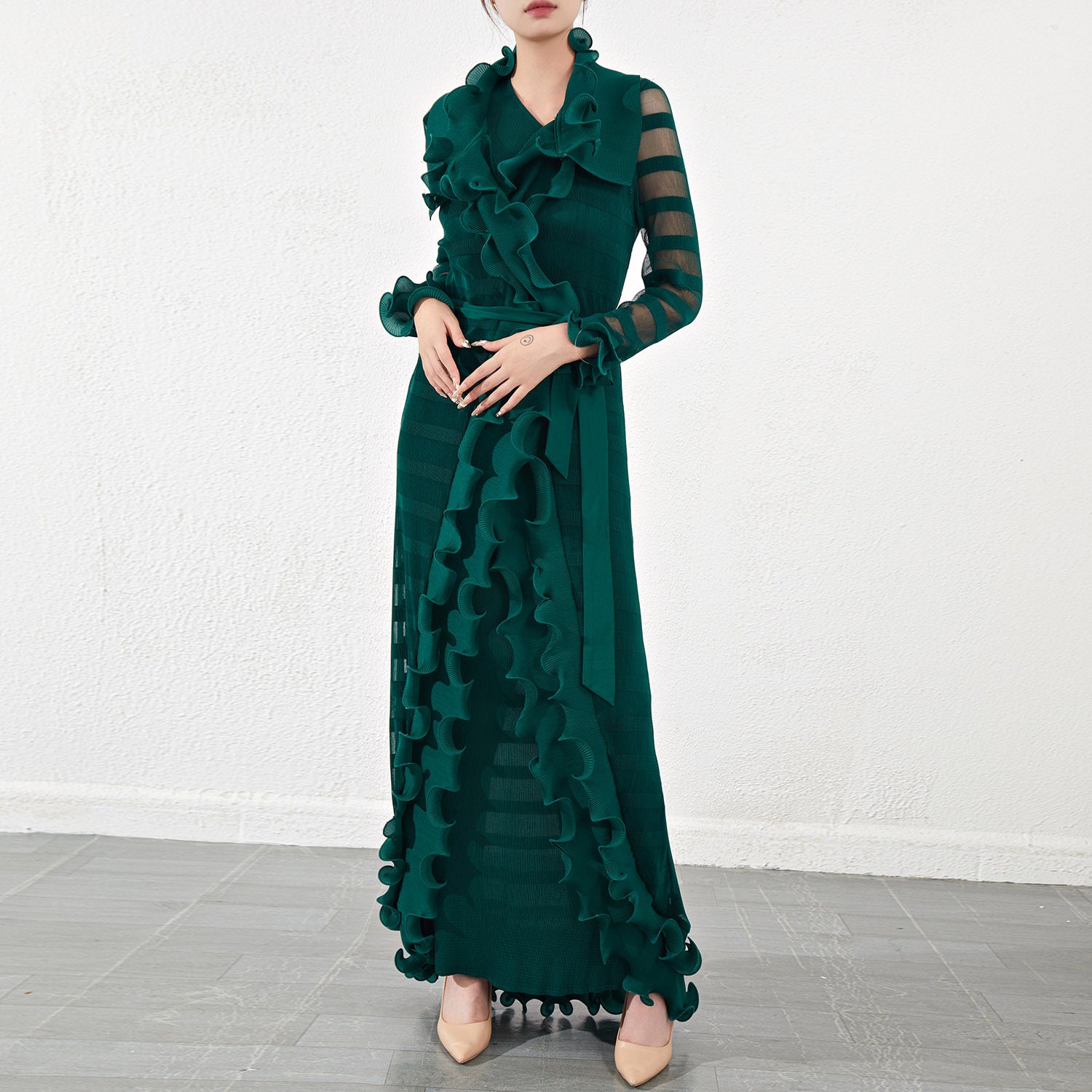 Pleated Ruffle Splice Long Sleeve Dress – Elegant and Modern Women’s Outfit