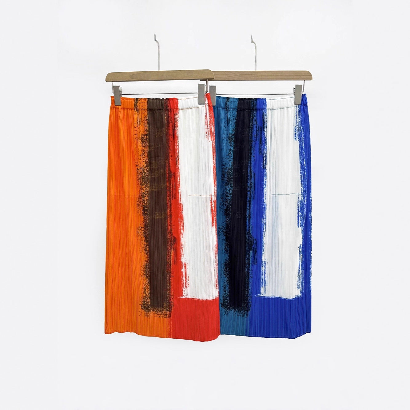 Printed Pleated Two-Piece Set – Sleeveless Top and High-Waist A-Line Skirt