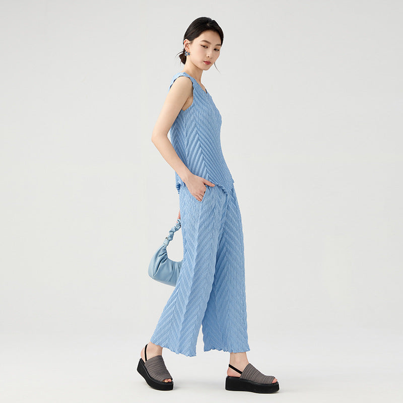 2025 Summer Pleated Plaid Two-Piece Set – Dopamine Vest & Straight-Leg Pants, Stylish and Comfortable