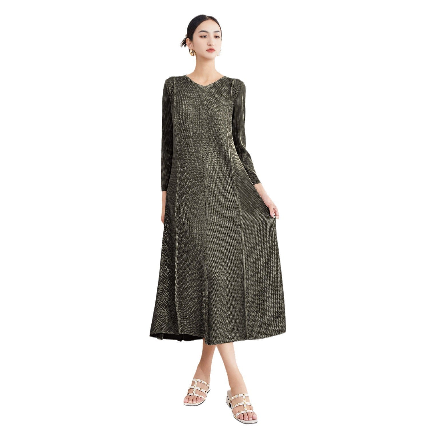 Pleated Metallic V-Neck Maxi Dress – Long Sleeve A-Line Elegance