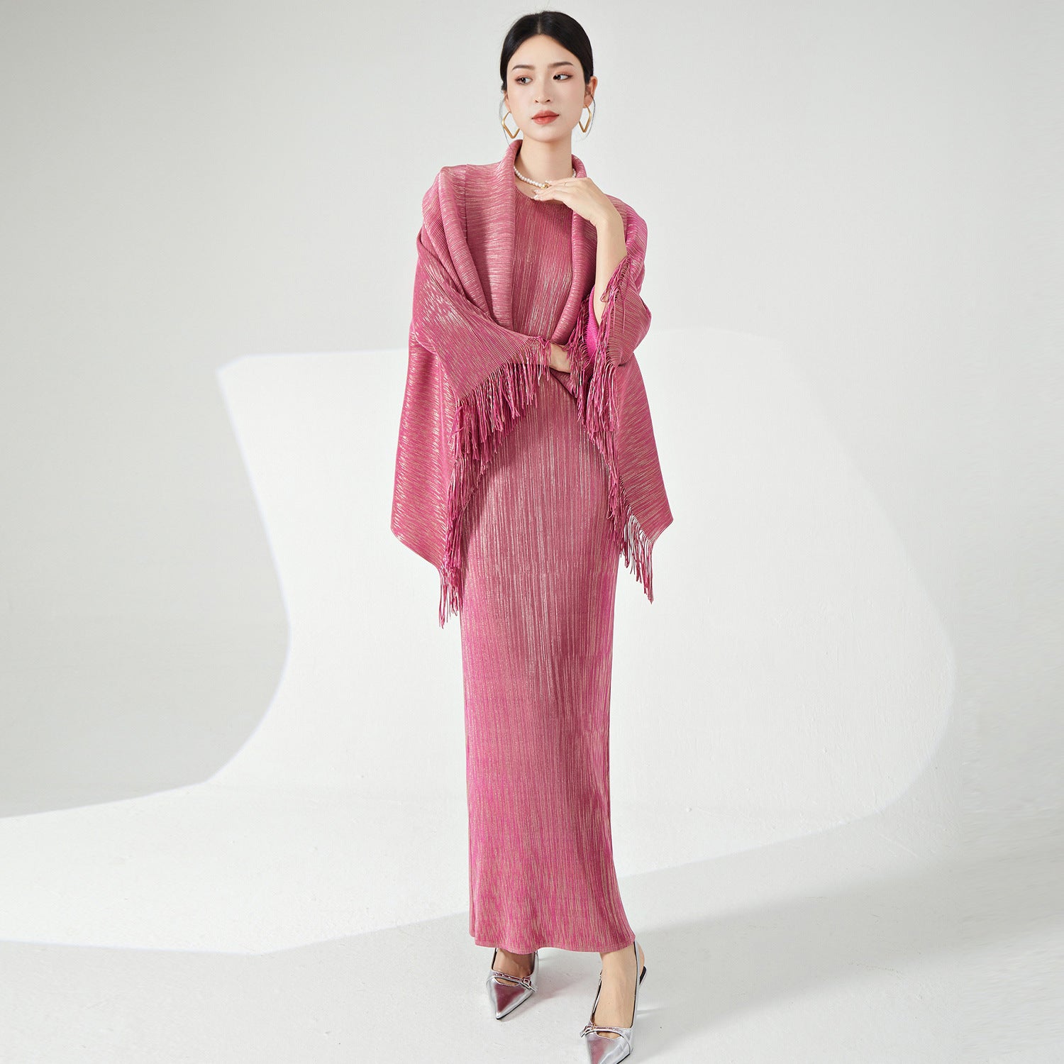 Pleats Please Two-Piece Set – Fringed Shawl & Elegant Pleated Dress