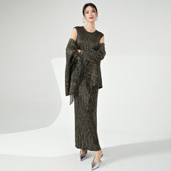 Pleats Please Two-Piece Set – Fringed Shawl & Elegant Pleated Dress