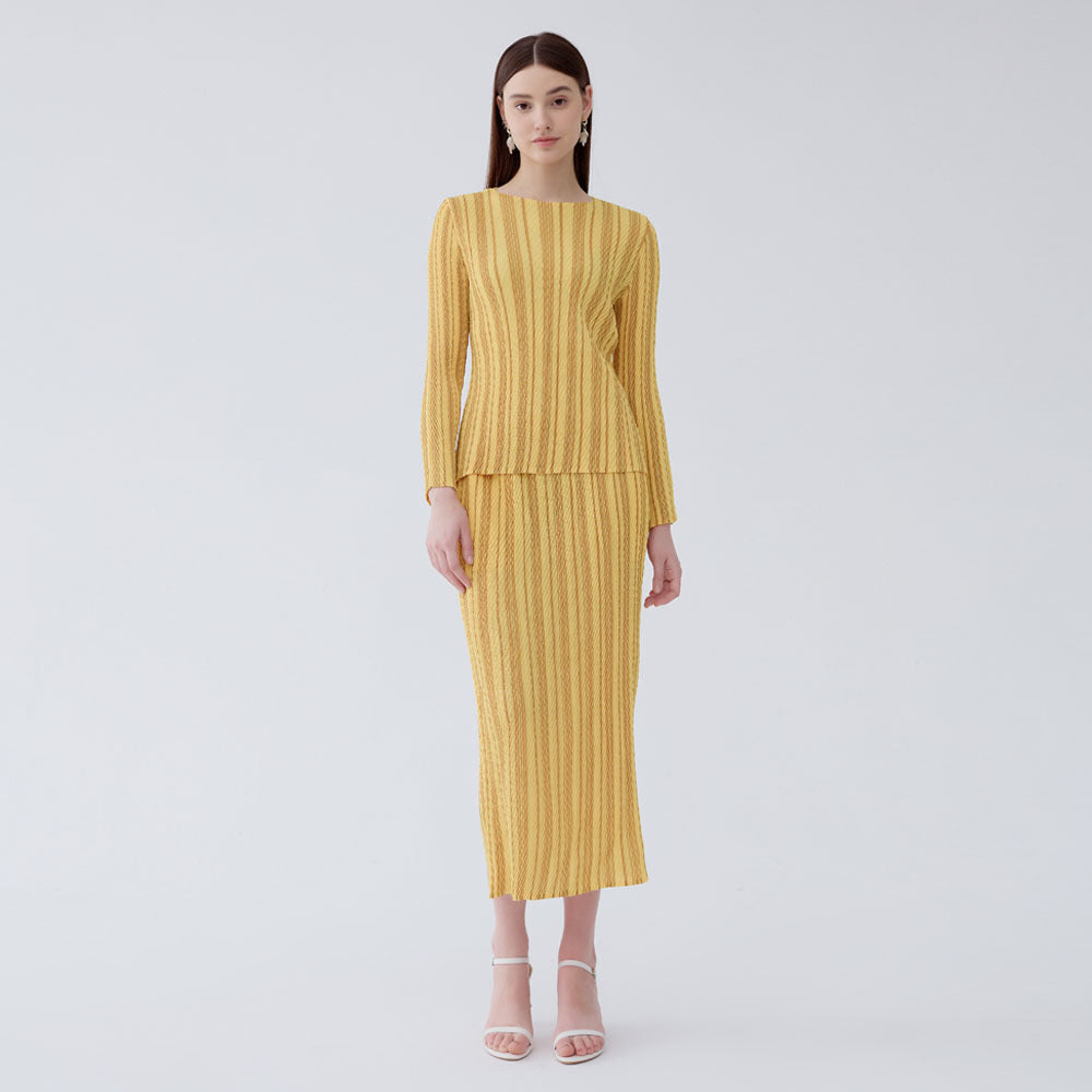 Pleated Striped Top and Slim Skirt Set – Elegant Two-Piece Women’s Outfit