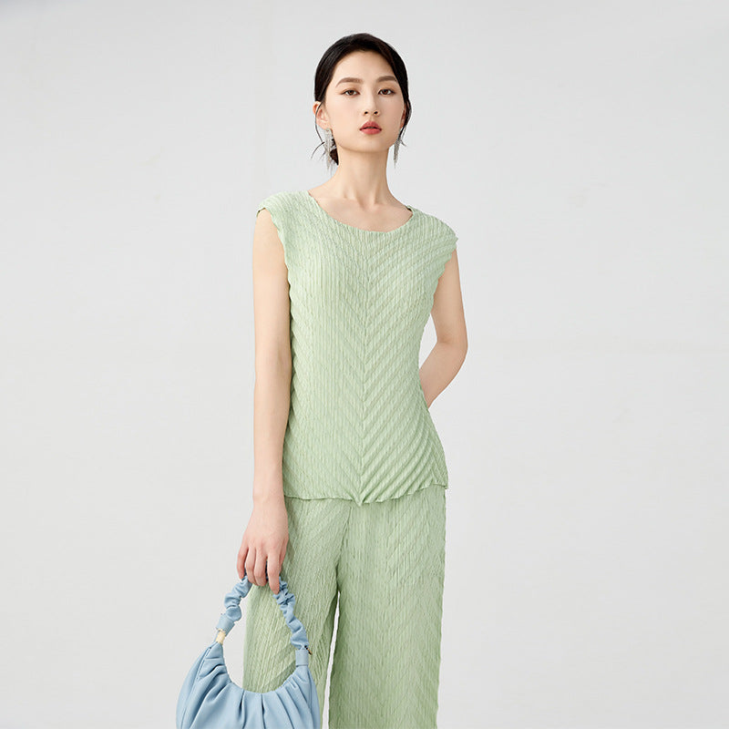 2025 Summer Pleated Plaid Two-Piece Set – Dopamine Vest & Straight-Leg Pants, Stylish and Comfortable