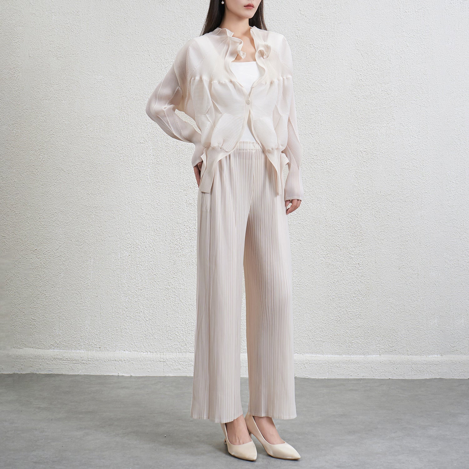 Pleated Floral Bud Cardigan and Wide-Leg Pants Set – Elegant Two-Piece Outfit