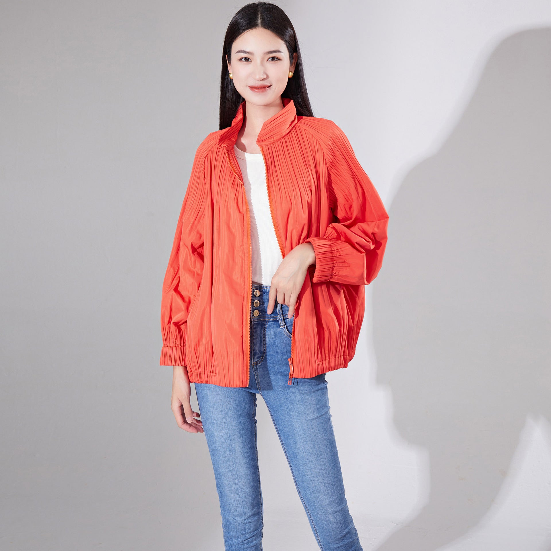 Pleated Short Puffer Jacket – Stylish Lightweight Women’s Outerwear
