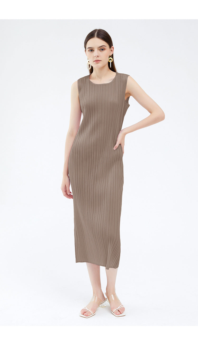 Japanese Style Sleeveless Pleated Dress – Round Neck Elegant Midi