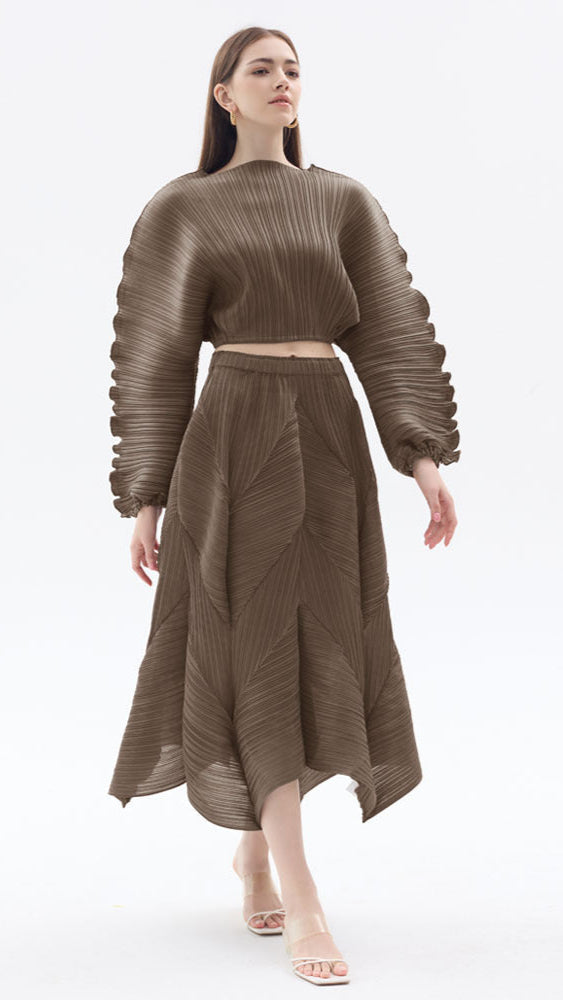 Pleated Short Top and Bubble Skirt Set – Stylish Two-Piece Women’s Outfit