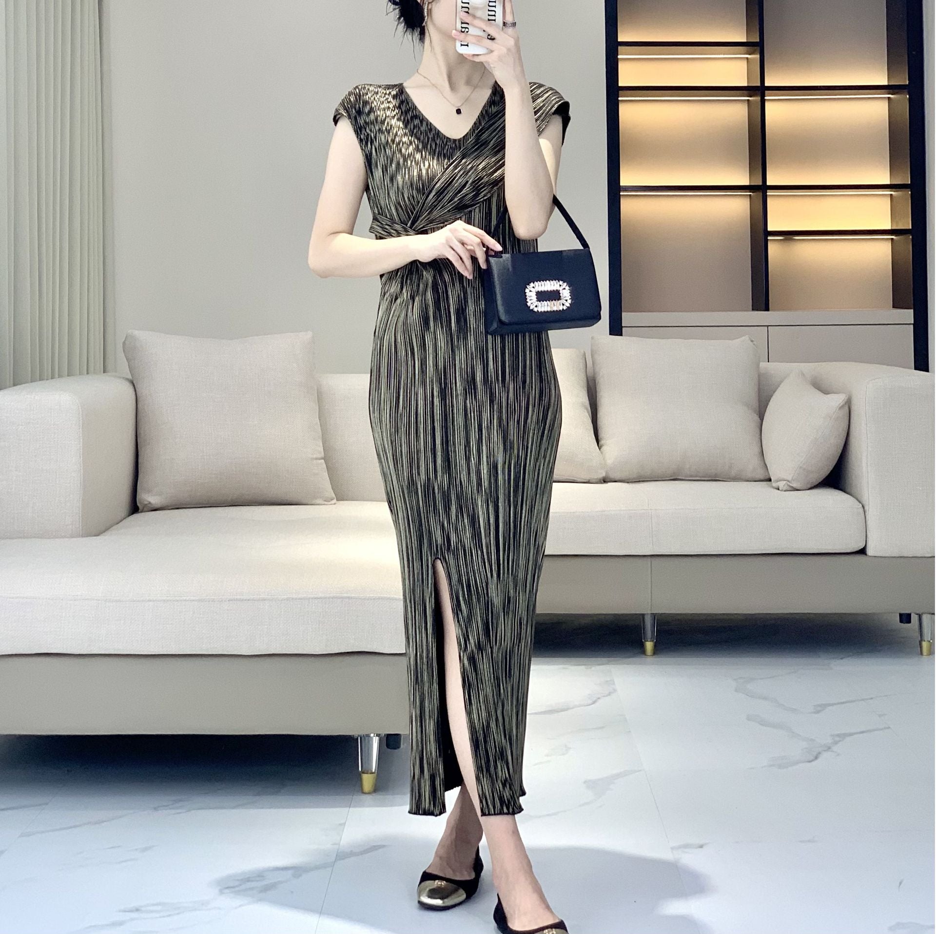 Irregular Pleated Summer Dress – Metallic Shine with Waist-Cinching Elegance