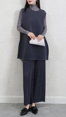 Pleated Gray Sleeveless Top and Wide-Leg Pants Set – Chic Two-Piece Outfit