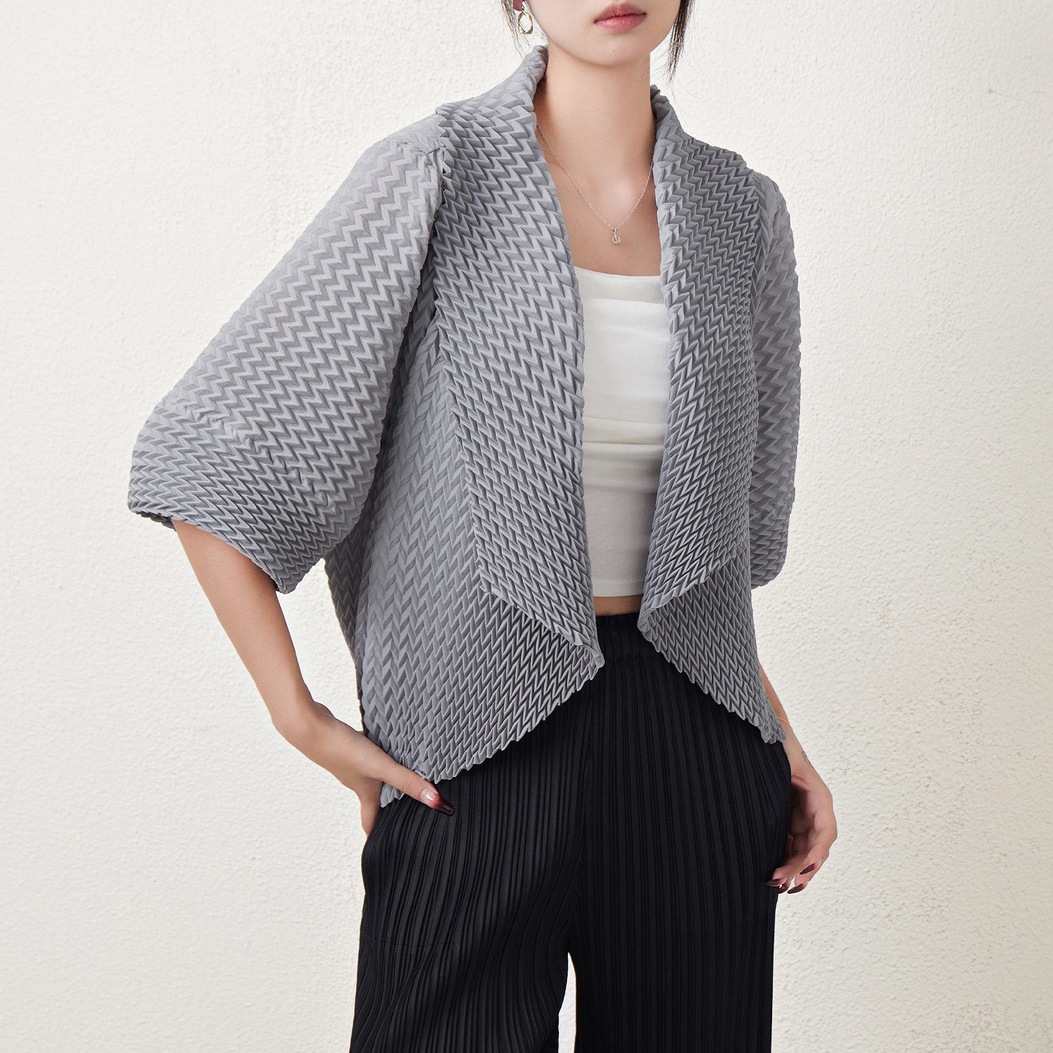 Pleated Plus-Size Sunscreen Shawl Cardigan – Lightweight Summer Layer for Women