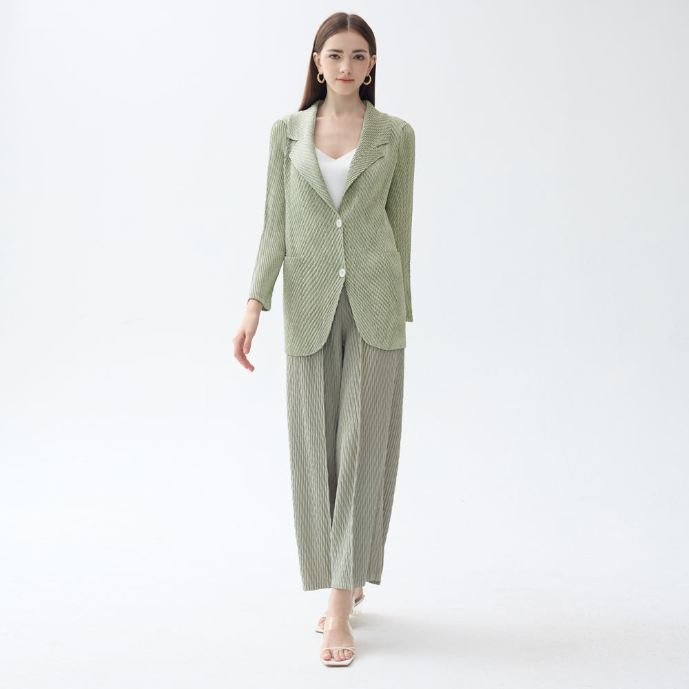 Spring 2025 new professional wear solid color pleated double buckle suit collar fashion light luxury women's suit long-sleeved jacket