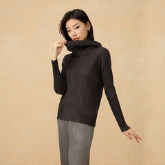 Women’s Autumn Pleated Hoodie – Slim Fit Solid Color Sweatshirt