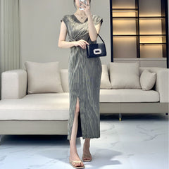 Irregular Pleated Summer Dress – Metallic Shine with Waist-Cinching Elegance