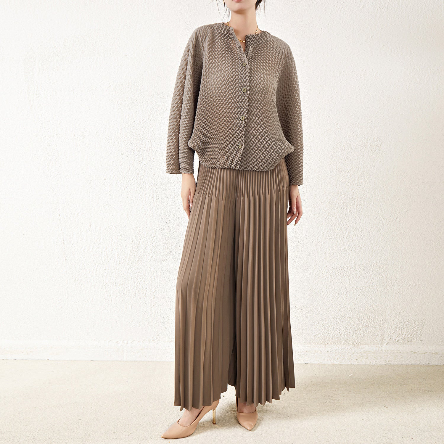 Pleated Wide-Leg Skirt Pants – Loose and Elegant Women’s Bottoms