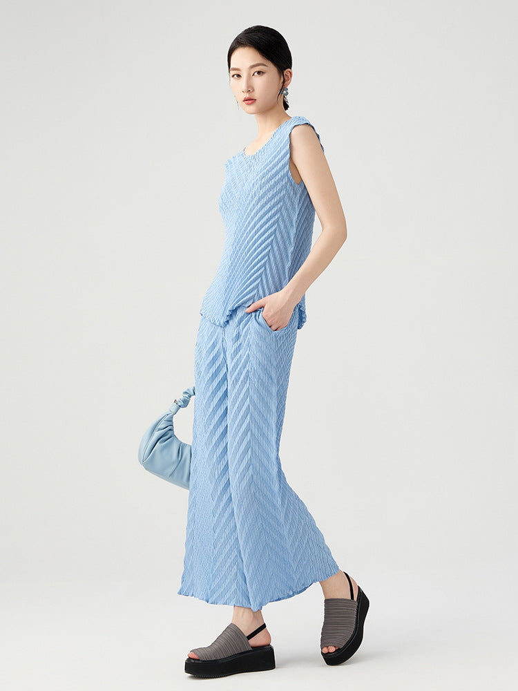 2025 Summer Pleated Plaid Two-Piece Set – Dopamine Vest & Straight-Leg Pants, Stylish and Comfortable